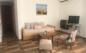 PAZ EN LA CIUDAD, en el centro, con WIFI y cochera privada